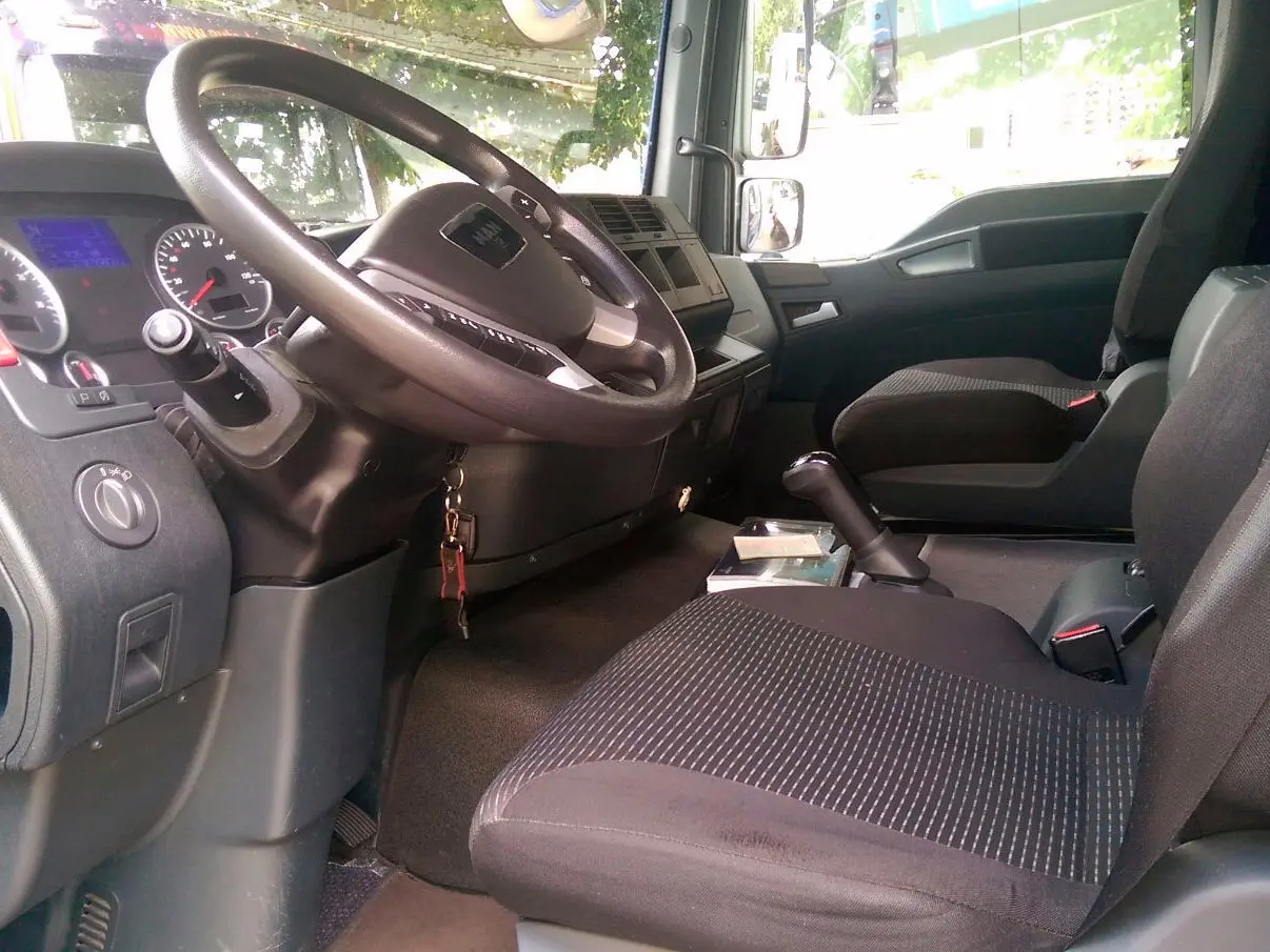MAN TGL 12.250 BL, 2013г, штора 50м3, гидролифт, 2 спальника - фото 3