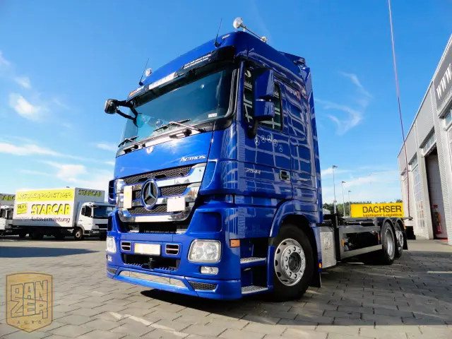 Шасси Mercedes Actros 2544 MegaSpace, 2010г, максимальная комплектация, для BDF кузовов на 7150 и 7450 - фото