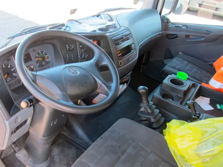 Mercedes-Benz Atego 818L, 2012 г, пятитонник шторный, спальная кабина - фото 4