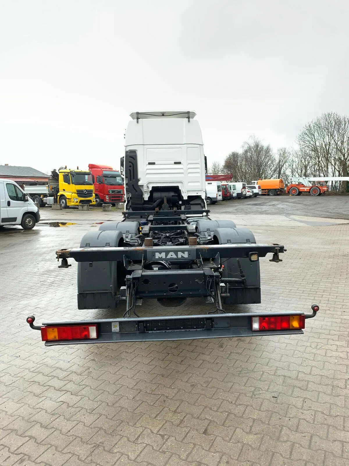 MAN TGX 26.480 контейнеровоз низкорамный BDF из Германии, 2015 г, кабина XLX, г/п 16т - фото 2