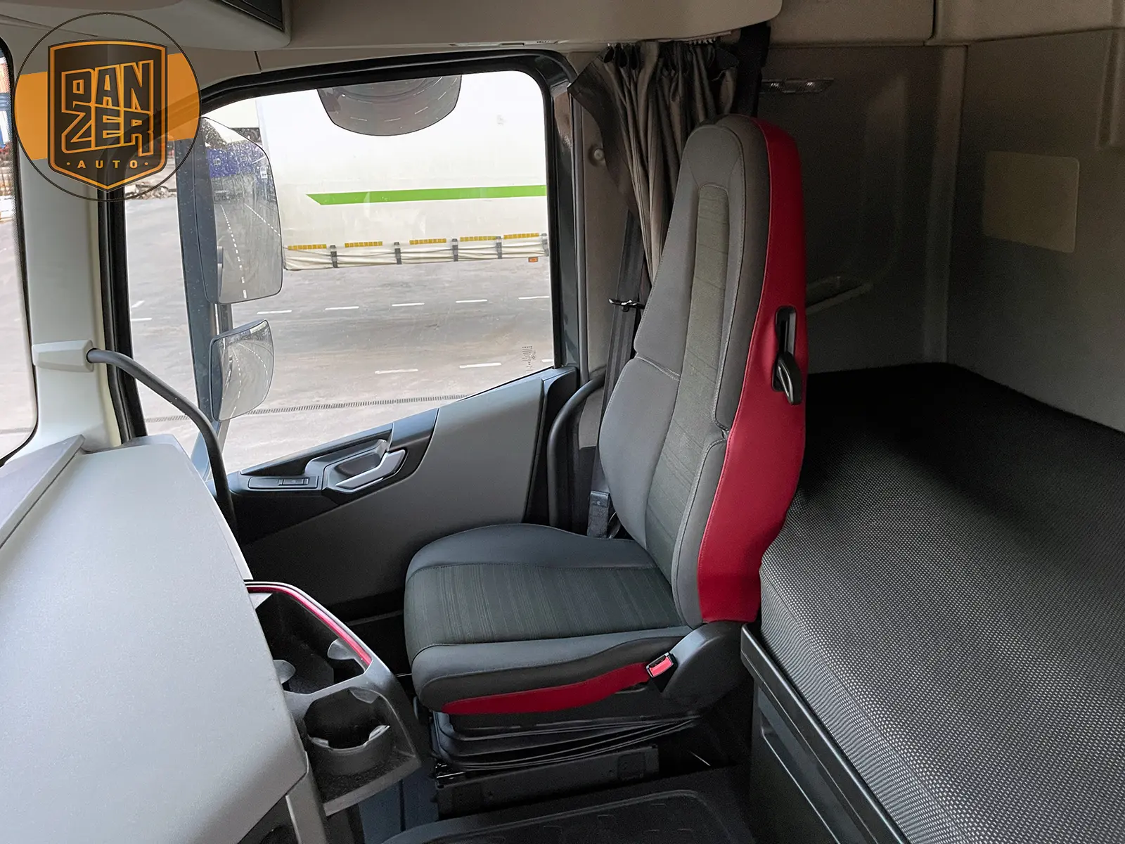 Тягач Volvo FH 500 6x4, 2018 год, подъемная ось, из Германии - фото-детальных 31