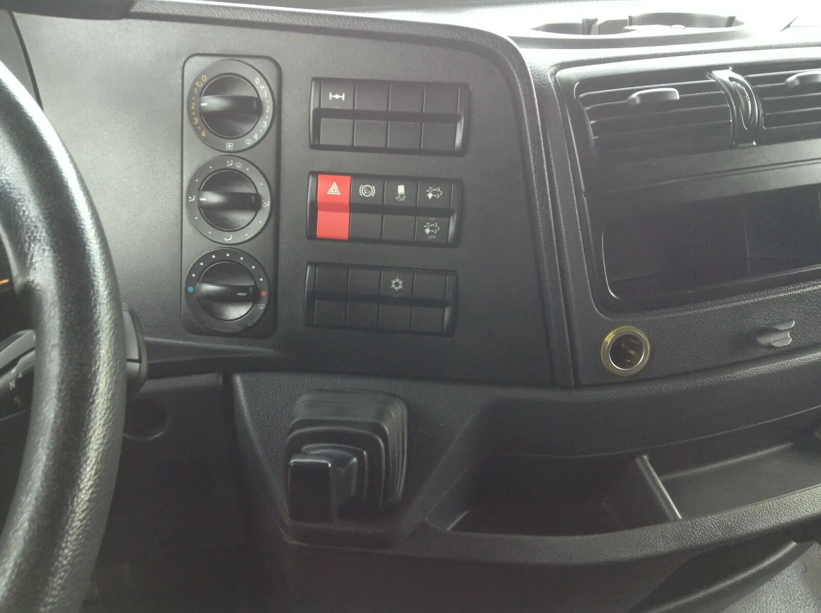 Mercedes Atego 816 L, 10/2014 год, высокий фургон на 40 кубов, гидролифт, без пробега по РФ - фото 5