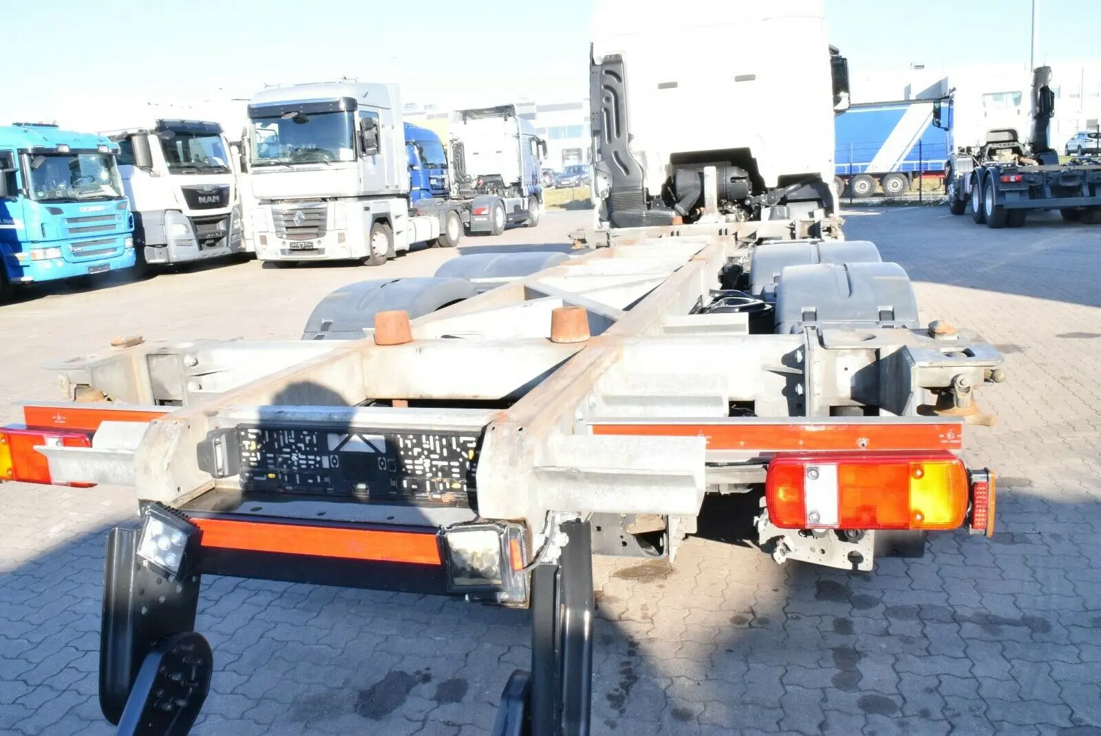 MAN TGX 26.500 контейнеровоз БДФ нового поколения из Германии, 2018 г, кабина XLX, г/п 16т - фото 2