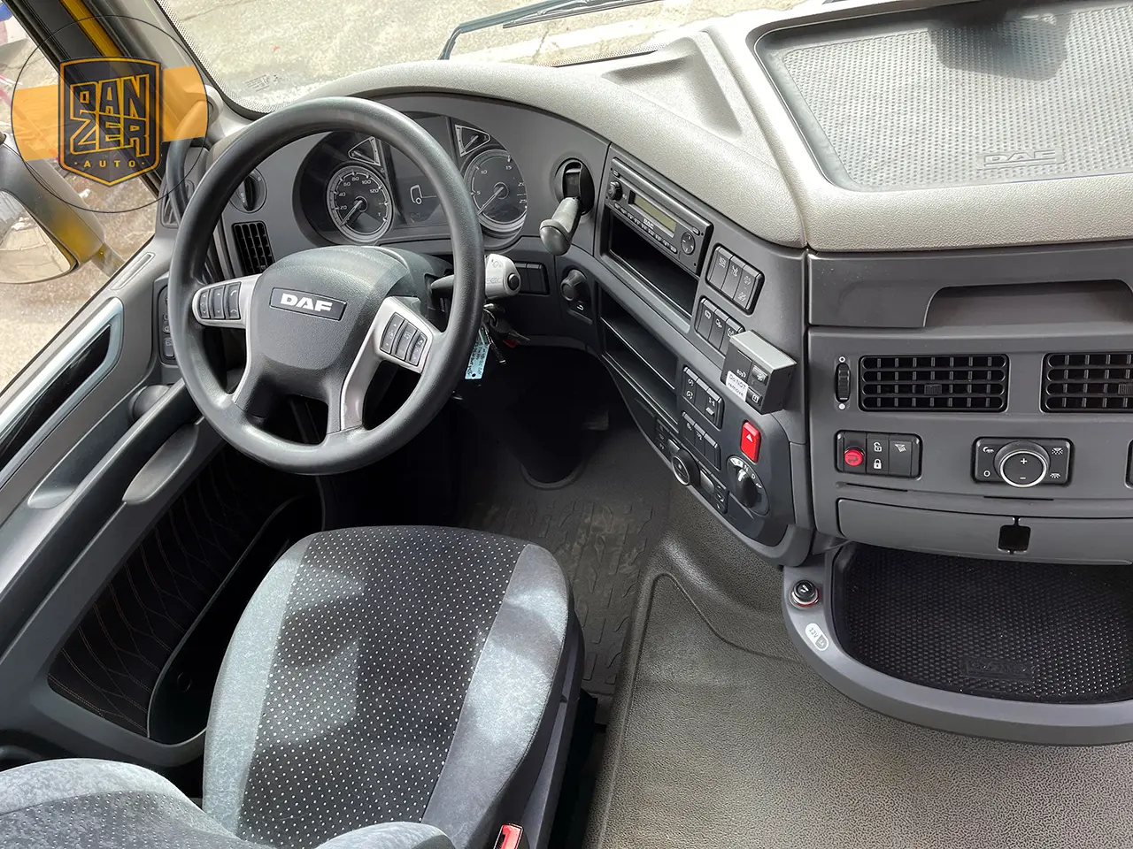 Контейнеровоз BDF DAF XF480 из Германии, 2018г, Super Space Cab, гидроборт - фото 4