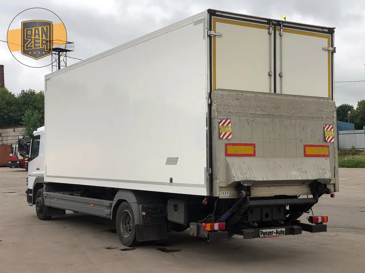 Mercedes Atego 1224 L рефрижератор со спальником 46 кубов, 18 европалет, гидроборт - фото