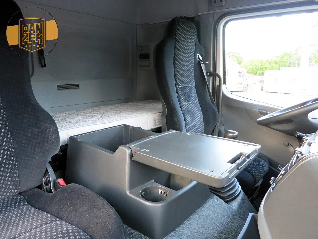 Mercedes Atego 1229L, 2013г, штора 48 кубов, ворота - фото 15