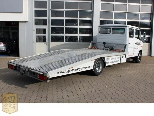 Эвакуатор Mercedes Vario 818, 2011 г, сдвоенная кабина, лебедка, состояние нового - фото