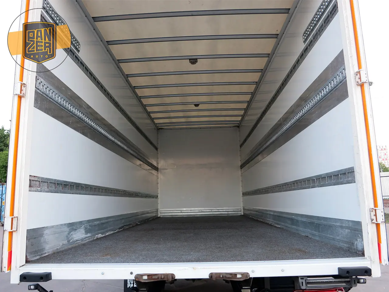 MAN TGL 8.220, фургон 46 м3, ворота, макс.комплектация - фото 2