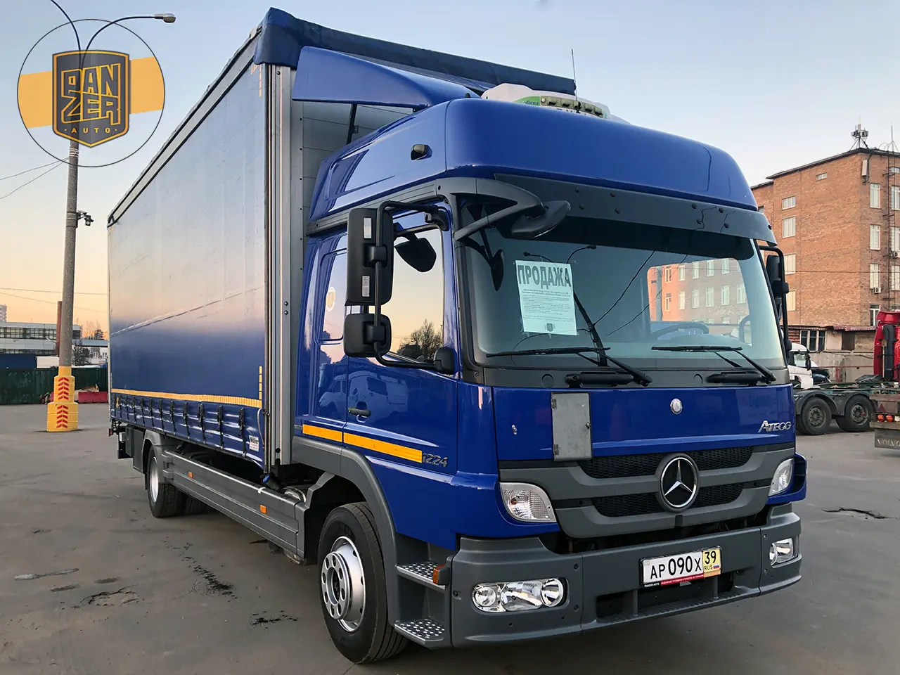 Mercedes Atego 1224L, 2013г, штора 53 куба, гидролифт - фото