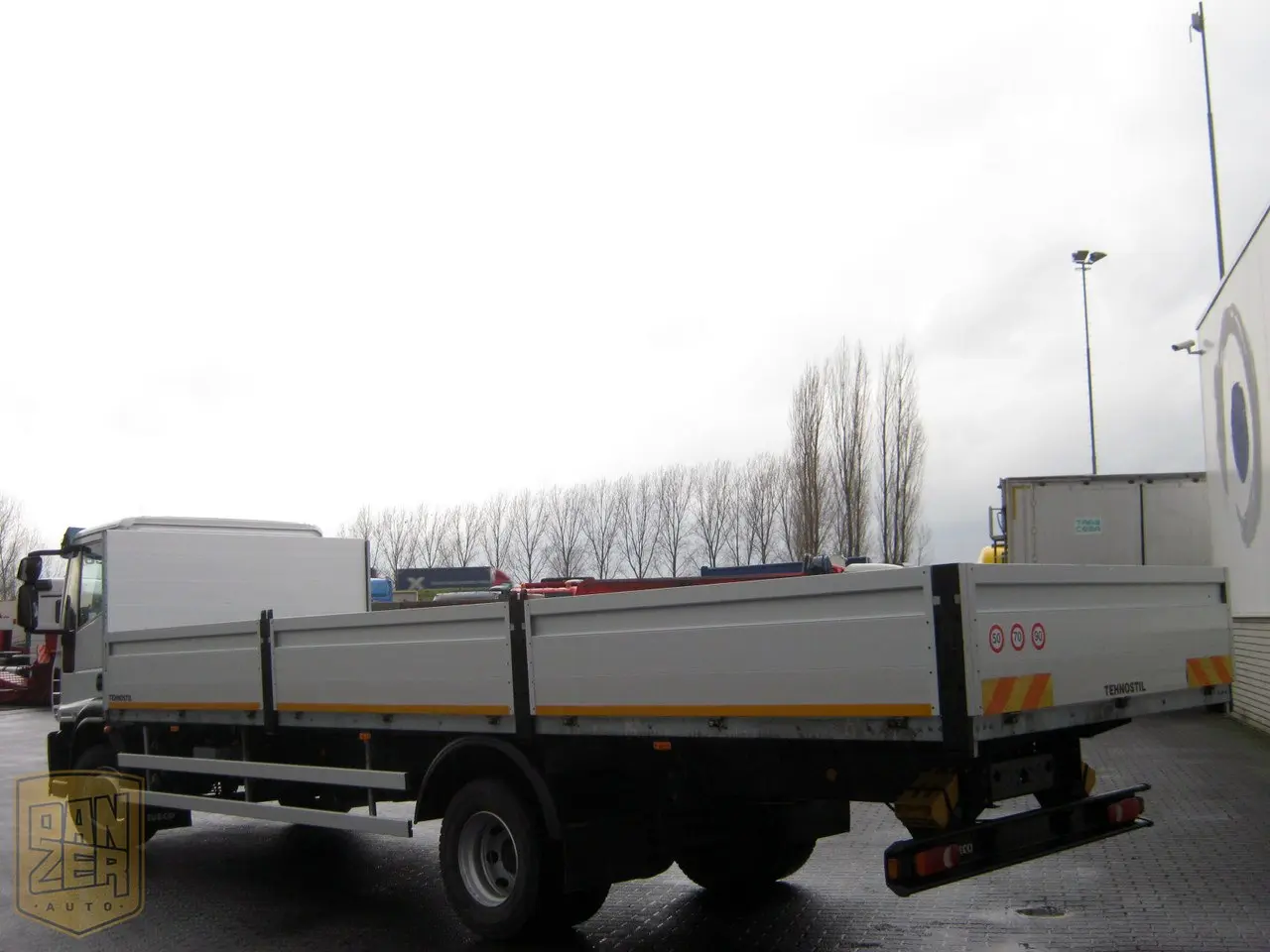 Iveco EuroCargo ML160E22, 2012г, бортовой грузовик, борт 7.8 м, 3-х местный, состояние нового - фото