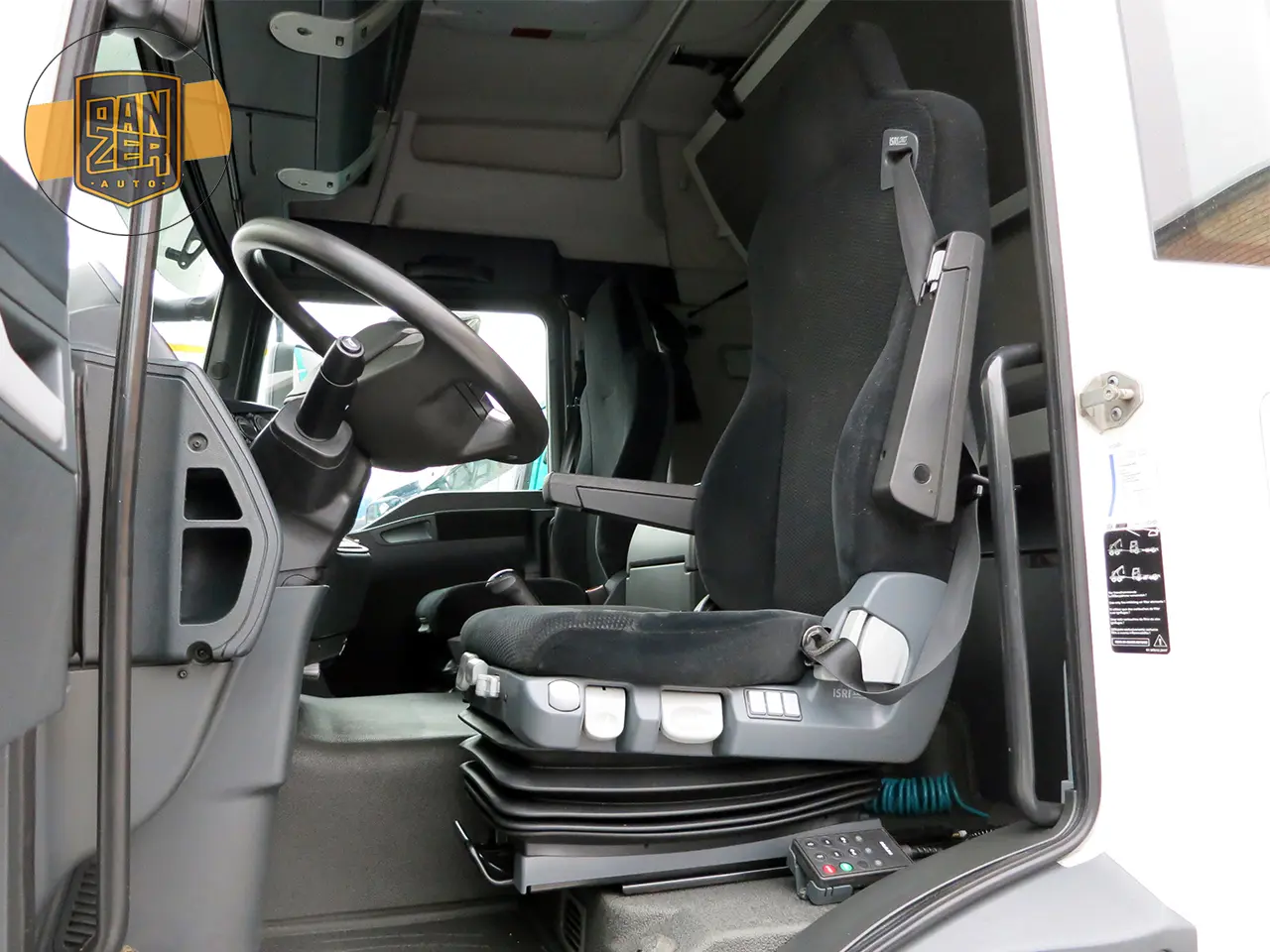 MAN TGM 12.290 LL, 2012 год, штора 50 кубов с гидролифтом - фото 3