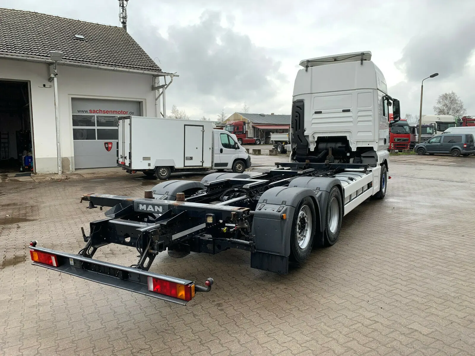 MAN TGX 26.480 контейнеровоз низкорамный BDF из Германии, 2015 г, кабина XLX, г/п 16т - фото 9
