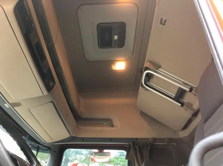 Кубовик Scania R410, 6х2, 2015 год, штора 71 куб, 24 европалета, без пробега по РФ - фото 5
