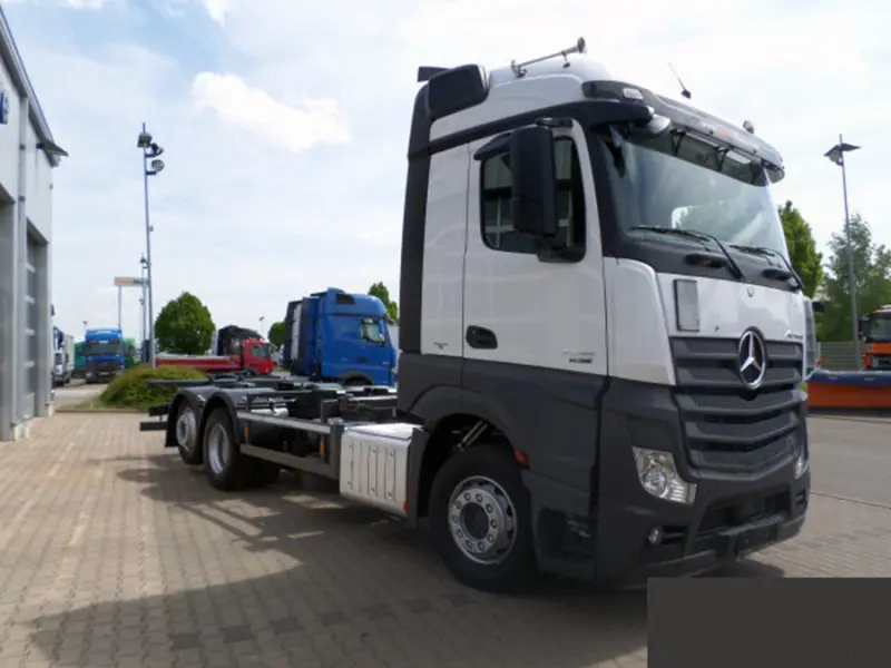 Грузовой контейнеровоз Mercedes Actros 2545, 2013 год | photo 0