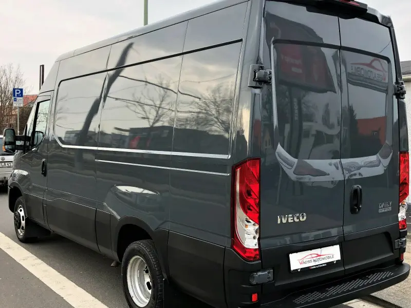 Цельнометаллический фургон Iveco Daily 35-210 C, 2018 год | photo 1