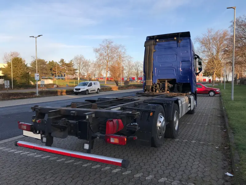 Грузовой контейнеровоз Volvo FH 500, 2019 год | photo 1