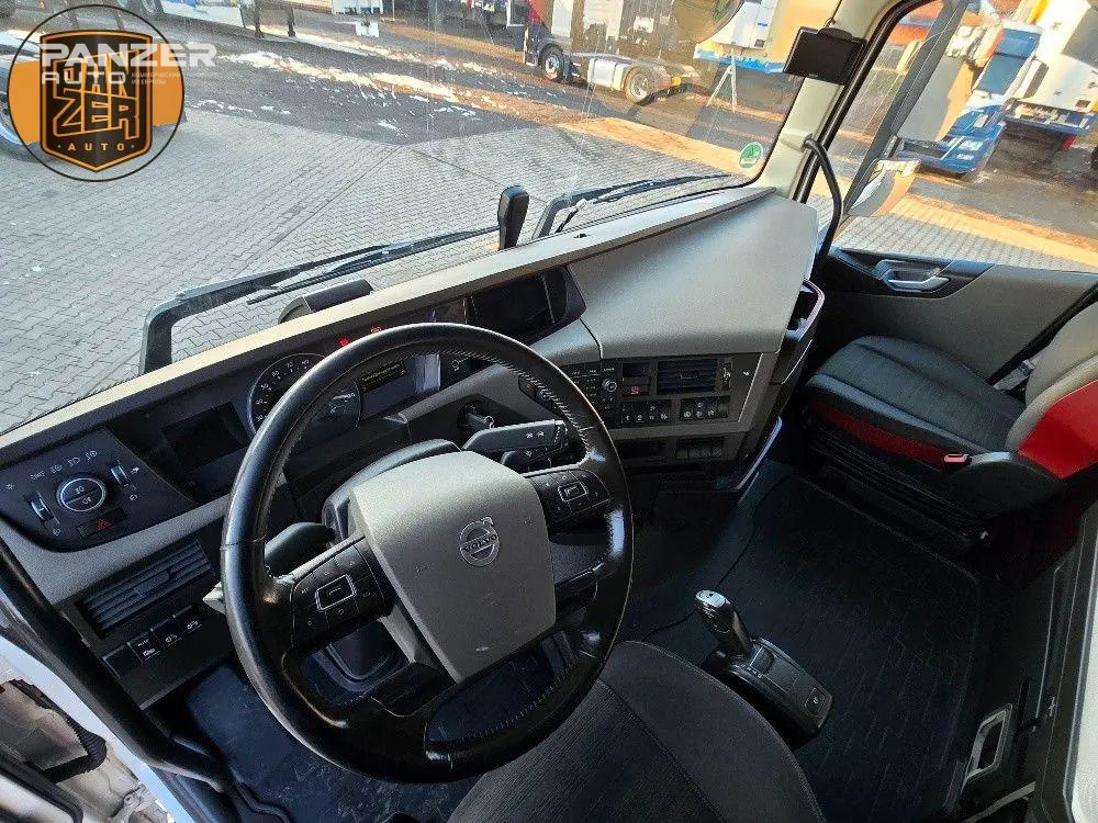 	Грузовик Volvo FH 500, 2021 год, 15 тонник, 6x2, автомобиль для перевозки контейнеров - фото 11