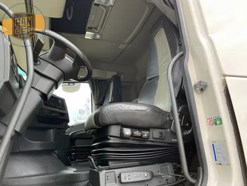 Тягач Volvo FH540, 2018 год, 6х4 с подъемной осью - фото-детальных 3