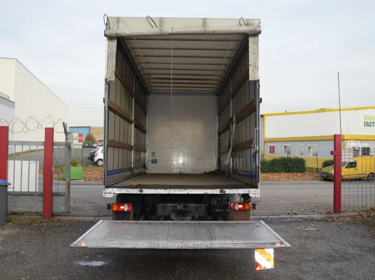 Mercedes Atego 1224 L, 2011г, тент шторки 50м3, гидролифт, кабина Мегаспейс - фото 2