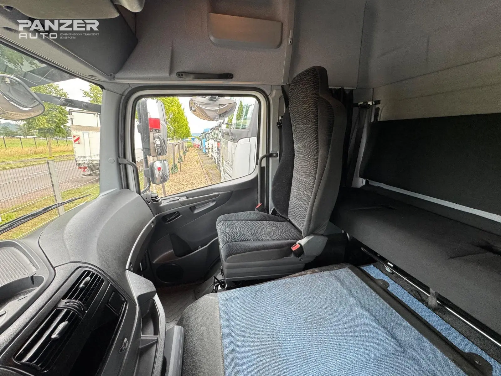 Грузовик Mercedes-Benz Atego 1224, 2016 год, промтоварный фургон 42 м3, гидролифт - фото 15