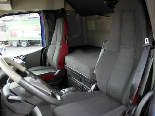 Пятнадцатитонник Volvo FH 460, 6х2, 2016 год, штора 55 кубов, 19 европалет, без пробега по РФ - фото 3