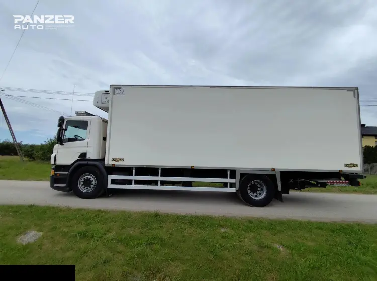 Грузовик Scania Actros, 2018 год, 10 тонник, 4х4, фургон изотерм 72 куб - фото 4