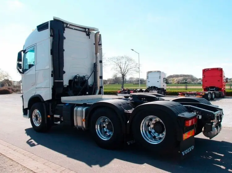 Тягач Volvo FH500, 6х4 с подъемной осью, 12/2018 год, пневмоподвеска, пробег всего 45 тыс.км, из Германии - фото-детальных