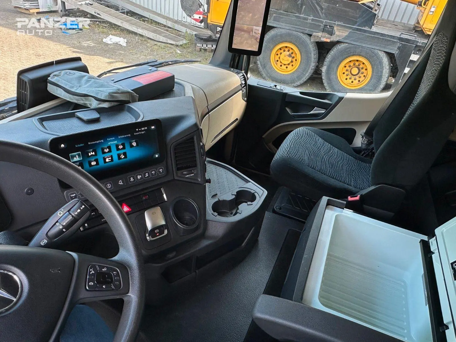 Мерседес Актрос 2542, 2019 год, 15 тонник, 6х2, автомобиль для съёмных кузовов - фото 10