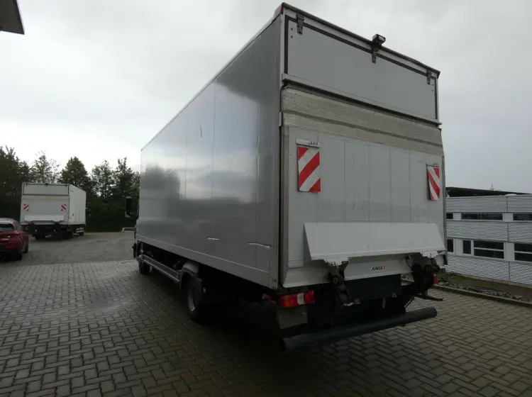 Фургон Mercedes Atego 818 L, 2016 год, боковая дверь, 18 палет, гидролифт, без пробега по РФ - фото