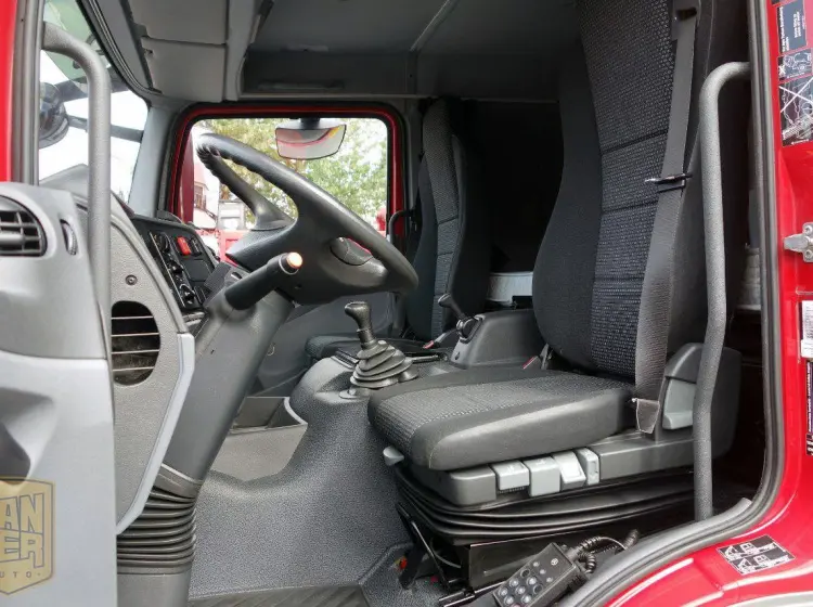 Mercedes Atego 1224, термос 55м3, кузов 8.2м - фото 2