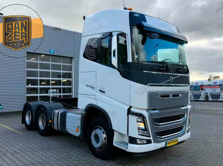 Тягач Volvo FH16 550, 6х4, 2015 год, пневмоподвеска, без редукторов, без пробега по РФ - фото-детальных