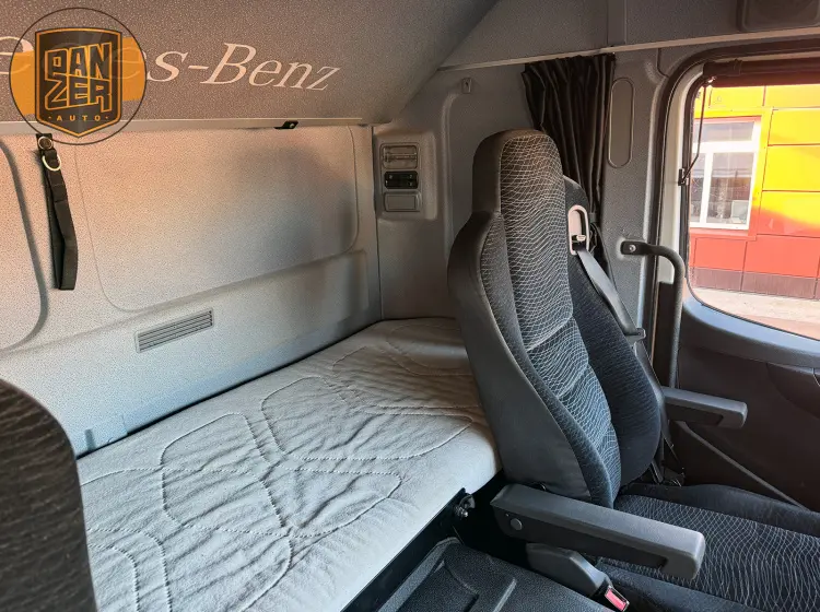 Mercedes-Benz Atego 1230, 2018 год, штора 50 м3, гидроборт, 2 спальника 28