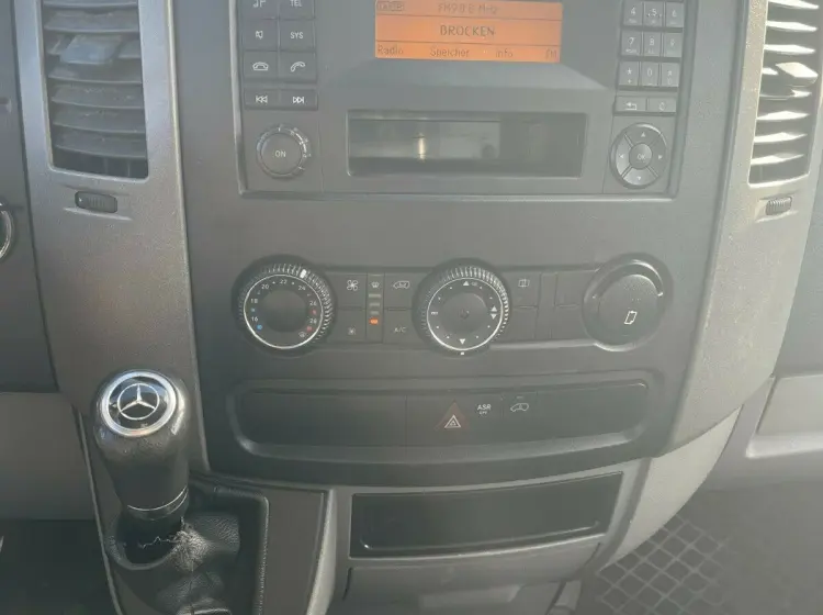 Эвакуатор Mercedes Sprinter 313 CDI, платформа 4.5 м, полная масса 3500 кг, пневмоподвеска, без пробега по РФ - фото 5
