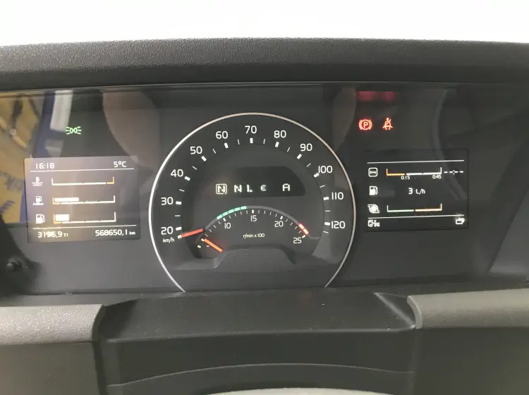 Пятнадцатитонник Volvo FH 460, 6х2, 2016 год, штора 55 кубов, 19 европалет, без пробега по РФ - фото 36