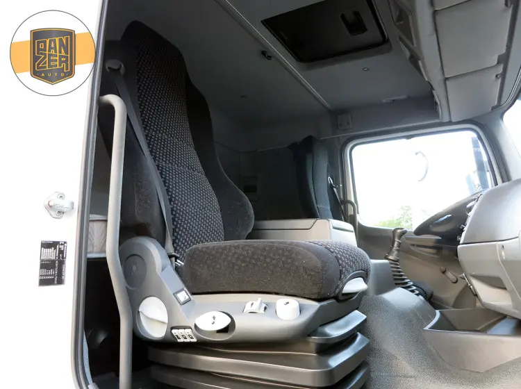 Mercedes Atego 1229L, 2013г, штора 48 кубов, ворота - фото 14