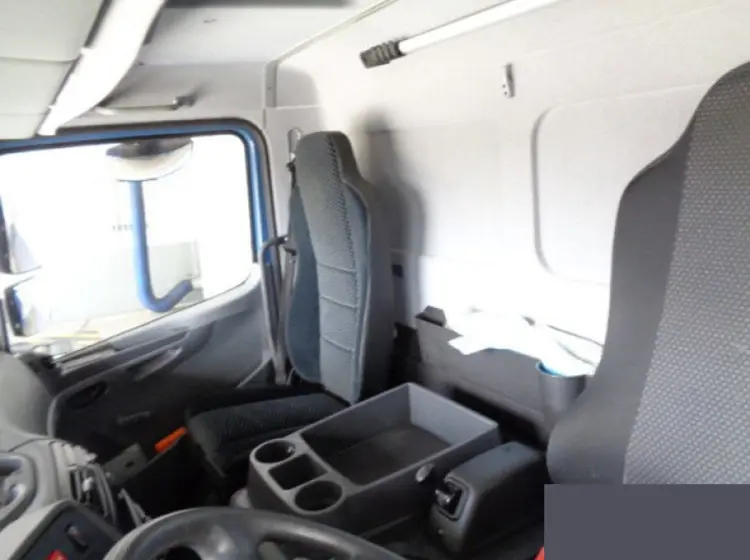 Mercedes-Benz Atego 818, штора-борт 35м3, гидролифт, без пробега по РФ - фото 3