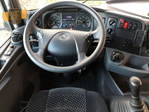 Mercedes Atego 1229L, 2012г, штора 50м3, гидролифт - фото 4