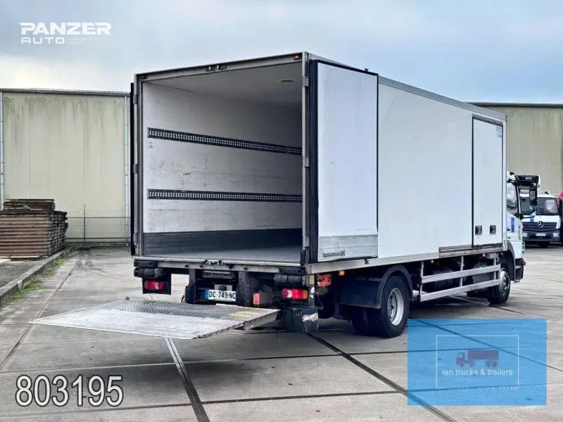 Mercedes Atego 1224, 2014 год, Euro 5, шестицилиндровый, реф 37 м3 с воротами, боковой дверью и гидробортом | 1