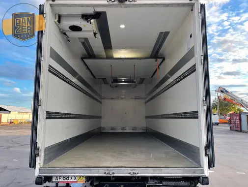 MAN TGM 12.250 BL, 2014г, рефрижератор битемпературный 51 м3, Евро-5, спальная кабина, гидролифт - фото 2
