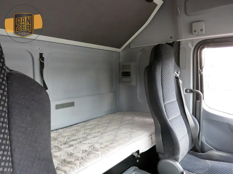 Mercedes Atego 822 L, 12/2013г, пятитонник, штора 40 м3 с гидролифтом, 2 спальника - фото 14