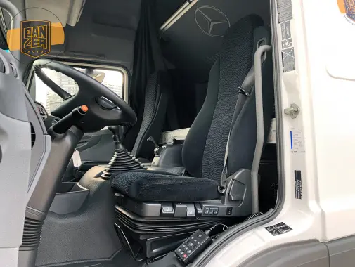 Mercedes-Benz Atego 1229, 2013 год, штора 51 м3, гидроборт, 2 спальника - фото 3