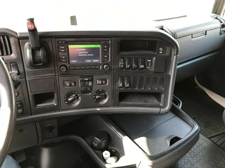 BDF контейнеровоз Scania R450, 2017 год, 6х2, кабина Highline - фото 5