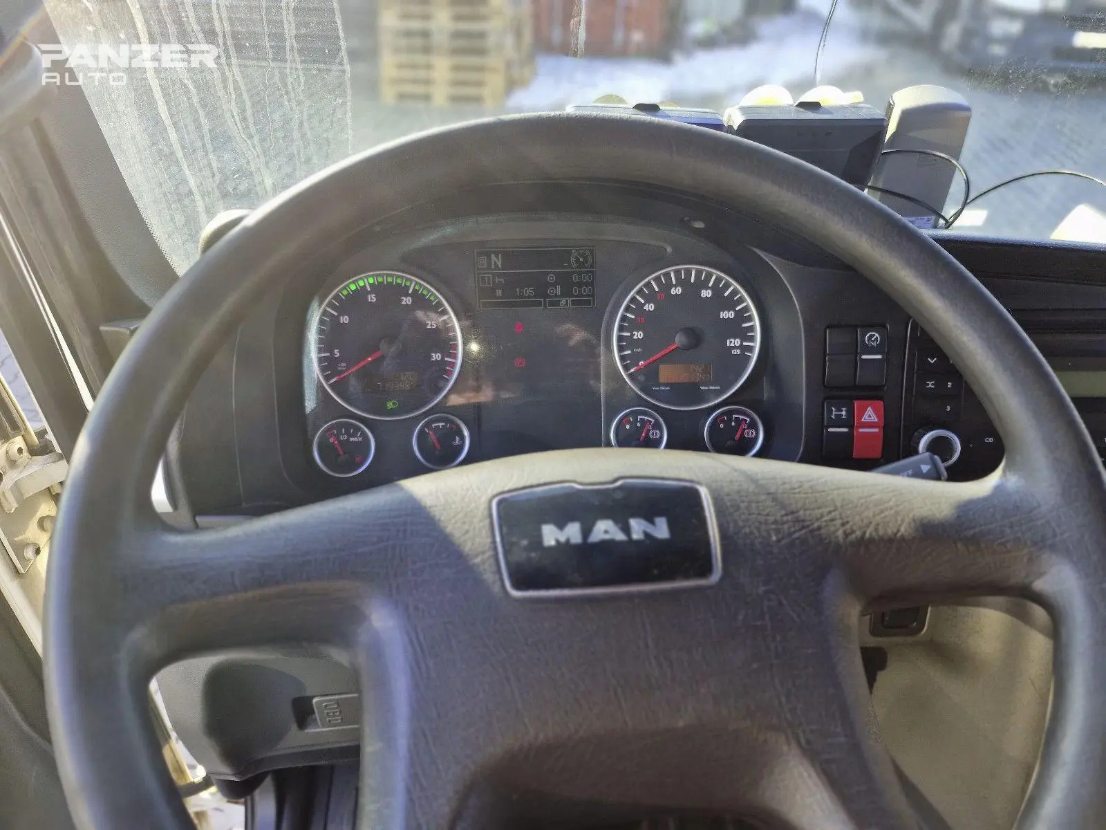 MAN TGL 12.250, 2015 год, штора объёмник 68 кубов с гидролифтом - фото 4