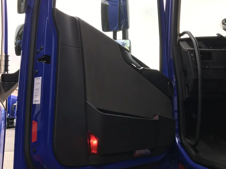 Пятнадцатитонник Volvo FH 460, 6х2, 2016 год, штора 55 кубов, 19 европалет, без пробега по РФ - фото 33