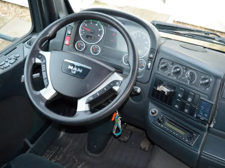 MAN TGL 8.220 BL, 2012г, штора 45 м3, г/п 5 тонн, гидролифт - фото 4