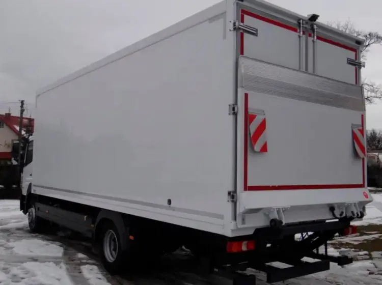 Рефрижератор Mercedes Atego 1218 L, 2016 год, 18 палет, ворота и гидроборт - фото