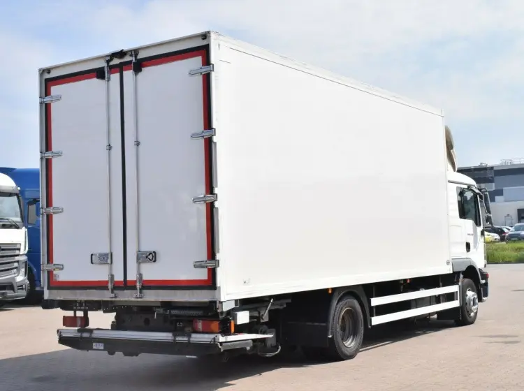 MAN TGM 12.250 BL, рефрижератор мультитемпературный 40 м3, Евро-5, спальная кабина, гидролифт - фото 8