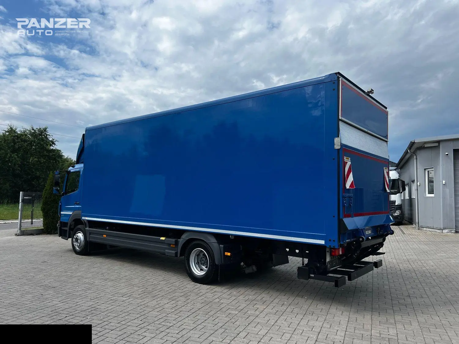 Грузовик Mercedes Atego 1224, 2020 год, фургон промтоварный м3 с гидробортом - фото