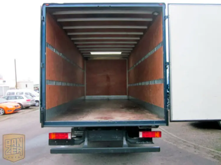 Мерседес Атего 816, фургон 40м3. 6-ти местный салон (спальник), состояние нового - фото 2