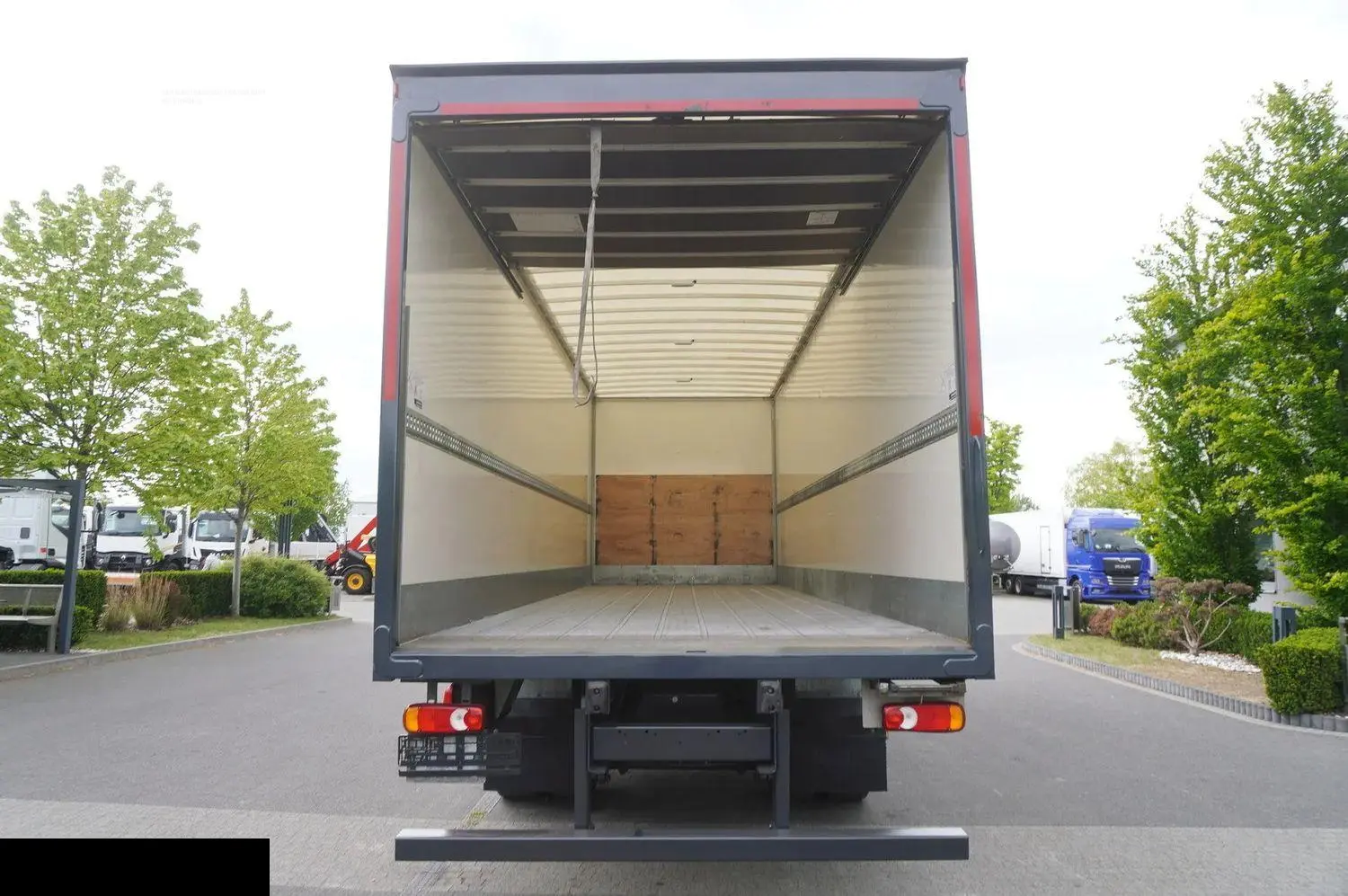 Грузовик DAF LF 290, 2021 год, 10 тонник, фургон 8.40 м длина - фото 2